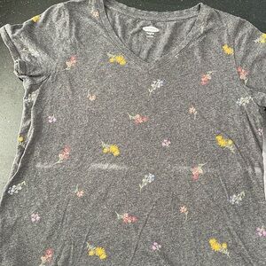 Old Navy grey floral tshirt size small
